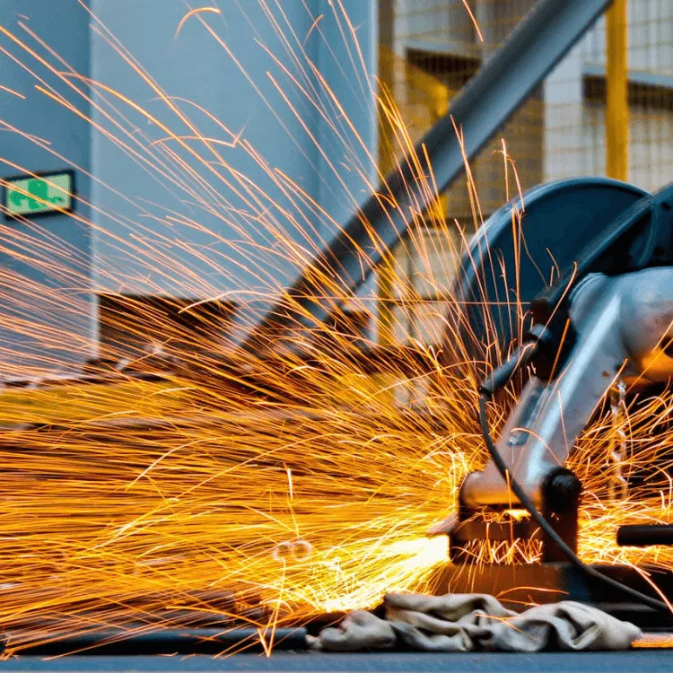 Steel cutting in manufacturing